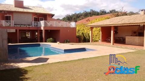 Linda Chácara com 406 m² em terreno de 1.000 m²