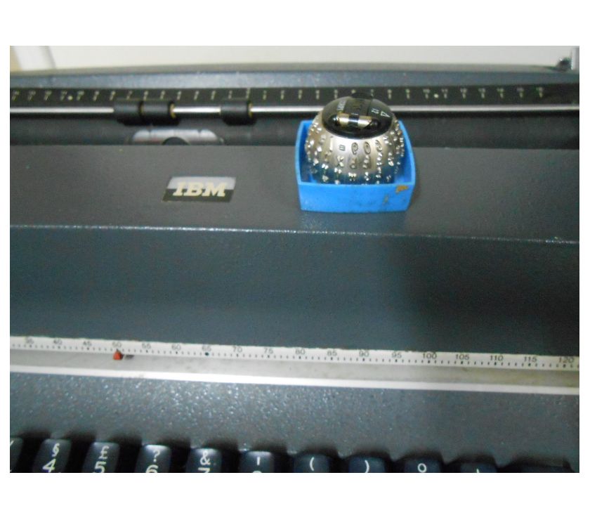 Máquina de escrever elétrica IBM – 110V