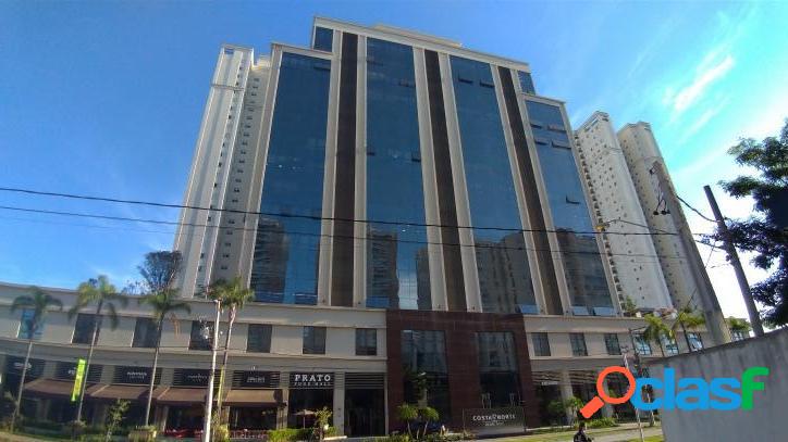Sala Comercial - 94m², 2 vagas, 2 banheiros, andar médio
