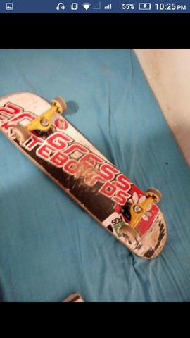 Vendo ou troco Skate semi-novo