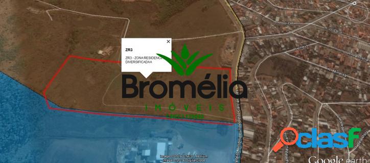 Área de 150.000 mil m2, em Atibaia.