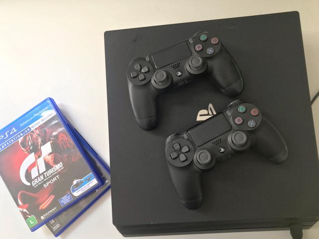 PlayStation 4 PRO 4K 1TB (POUCO USO)