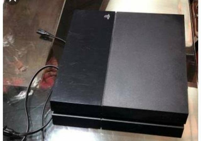 PlayStation 4 seminovos console