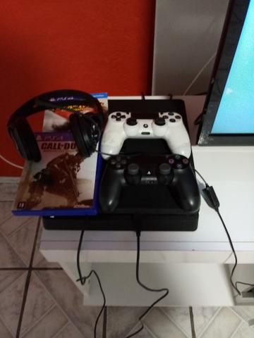 Ps4 slim 1 TB de memória