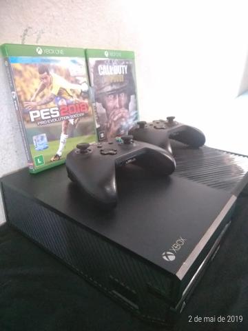 Vendo xbox one 500gb completo com 2 controles e 10 jogos