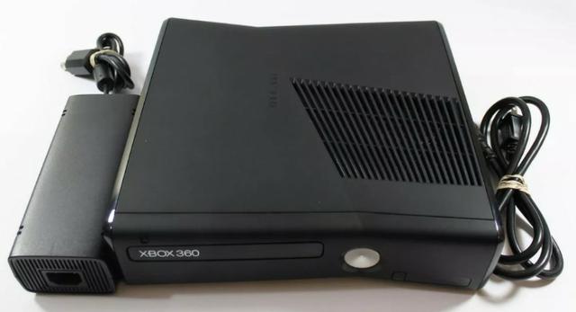 Xbox 360 com Kinect + Jogo
