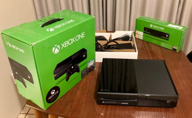 Xbox One 500gb c/ Kinect!! (pouco uso)
