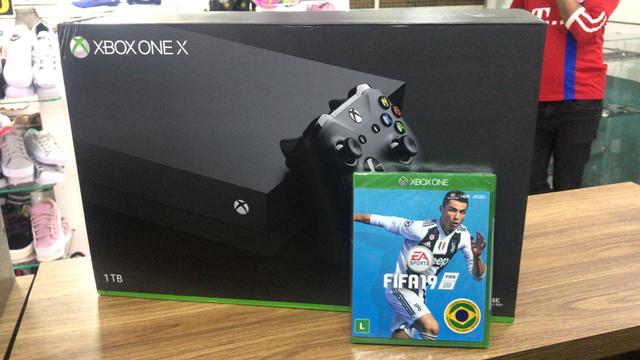 Xbox one x novo 4K com nota fiscal e jogo