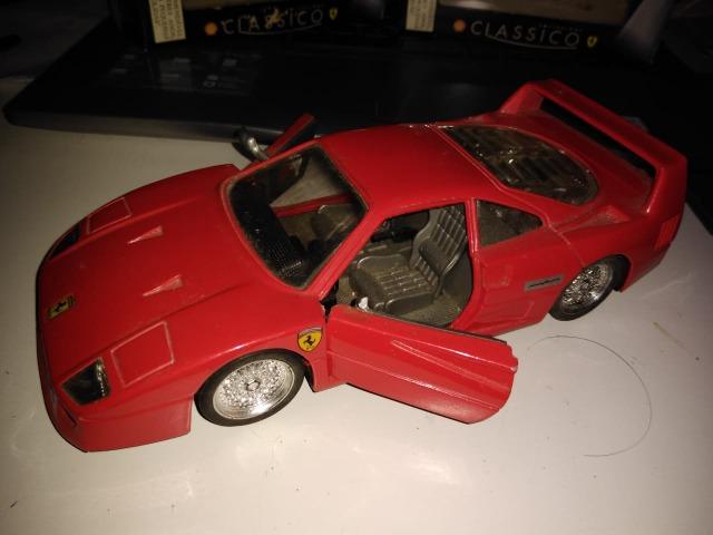 Miniaturas de carro - Ferrari vermelha F40 - Item de