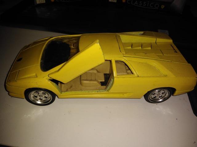 Miniaturas de carro - Lamborghini amarela Diablo - Item de