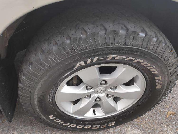 Toyota Hilux CD Srv D4-d 4x4 3.0 Tdi Diesel Aut
