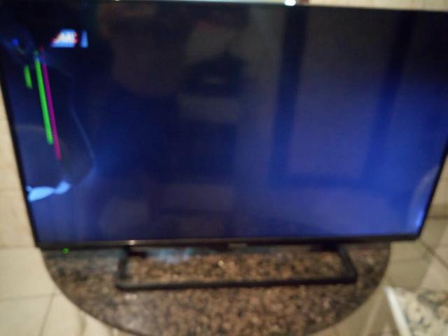 TV Panasonic 40" led com defeito