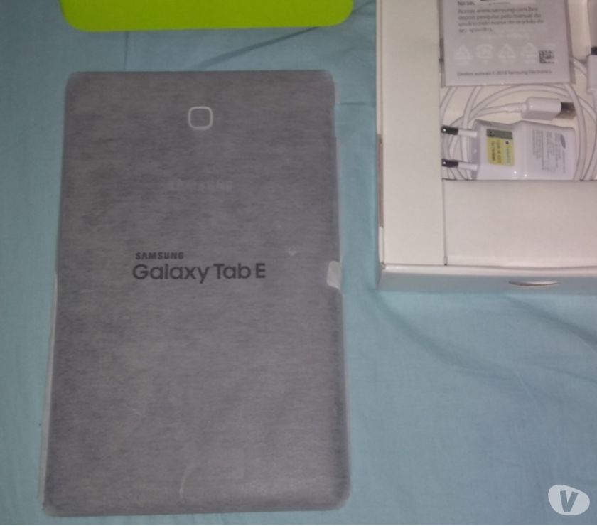 Tablet Samsung Galaxy Tab E T561M 8GB Wi-Fi com CHIP 3G Tela