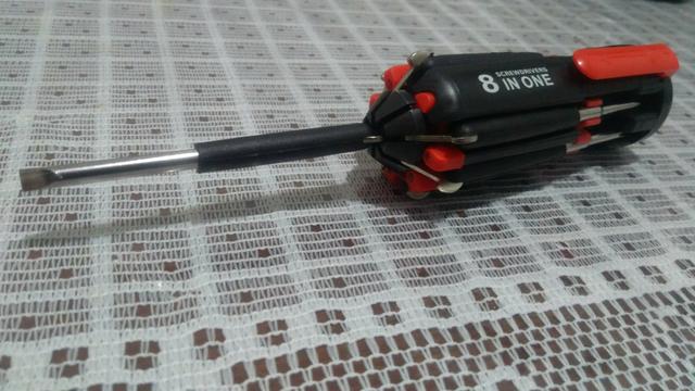 Kit de ferramentas compacto, com chaves de fenda + chave
