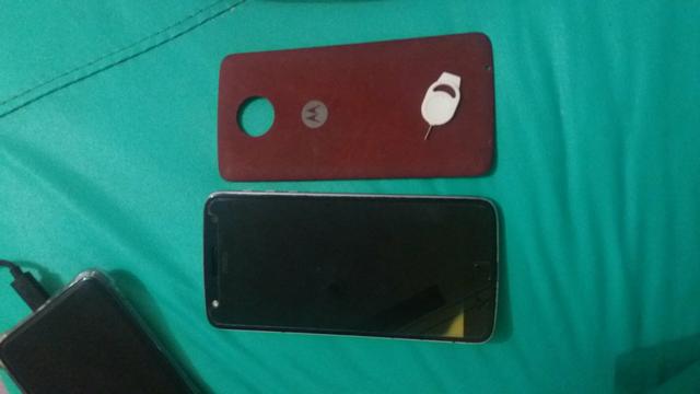 Vendo Moto Z play pra retirada de peças