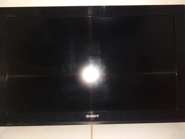 Vendo TV para retirada de peças