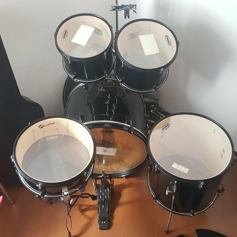 Bateria customizada pouco uso.