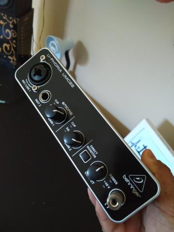 Behringer Umc 22