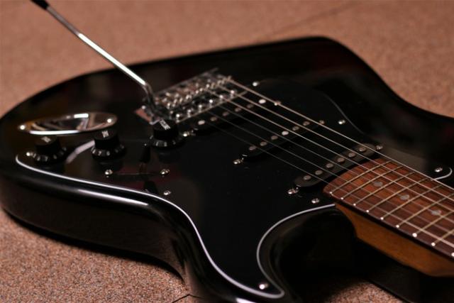 Fender Squier Affinity Captadores AlnicoV  Guitarra