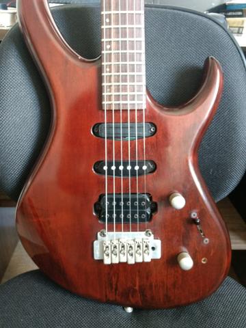 Guitarra Cort Custom