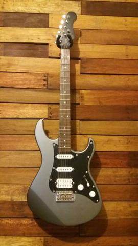 Guitarra Yamaha EG-112 envelopada