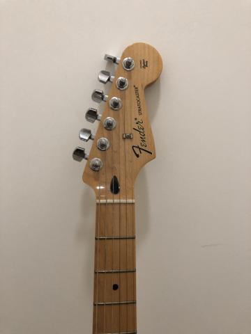 Guitarra fender stratocaster