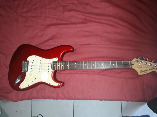 Guitarra squier fender linha top