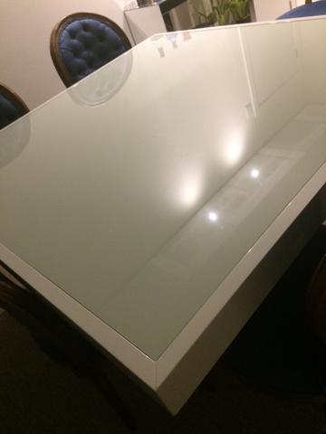 Mesa em laca quadrada, LINDA!