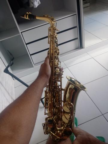 Saxofone EAGLE