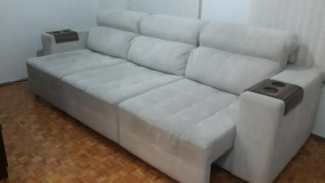 Sofá retrátil e reclinável