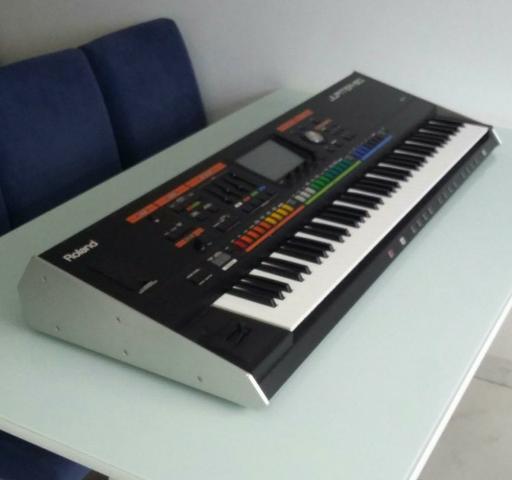 Teclado sintetizador Roland Jupiter 80