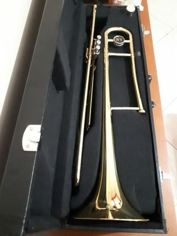 Trombone de Pisto Hoyden com suporte de partitura