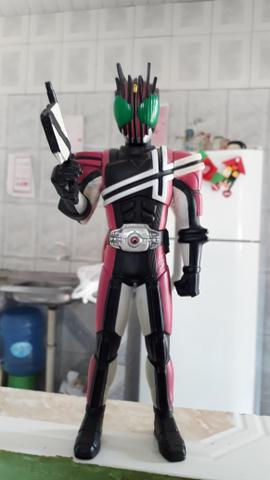 Boneco Kamen Rider Decade 10th aniversary