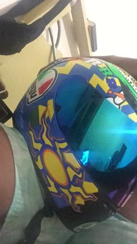 Capacete agv semi novo