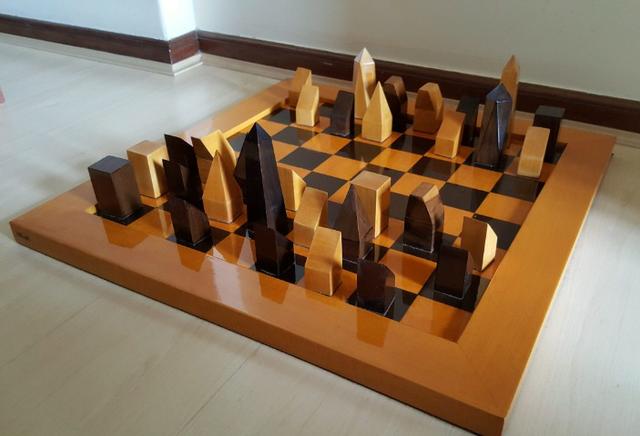Jogo de xadrez feito de cerejeira e imbuia