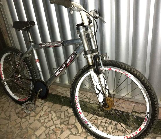 Linda bicicleta aro 26 de alumínio. Aceito cartões em até