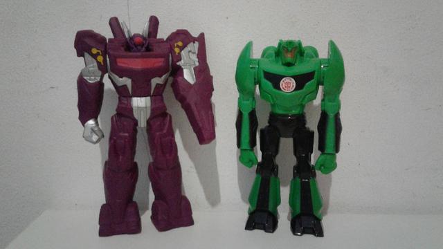 Lote contendo 2 Figuras de ação Transformers.