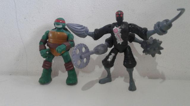 Lote contendo 2 Figuras de ação/Bonecos Tartarugas ninjas