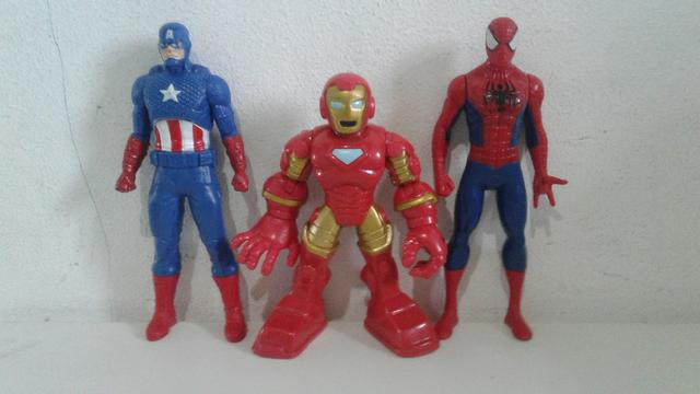 Lote de 3 Figuras de ação/Bonecos-Super-herois Marvel