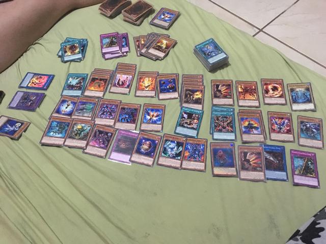 Lote de cartas Yu-Gi-Oh!