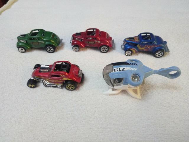 Miniaturas hot wheels / maisto só 5 R$ cada