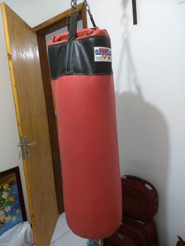 Saco de pancada + suporte marca oficial dos boxeadores