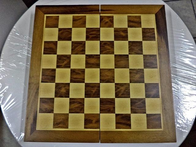 Tabuleiro dobravel para xadrez sem as peças novo