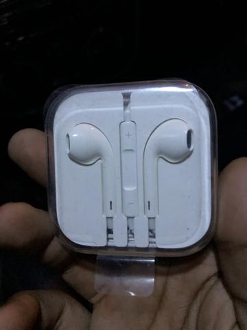 Fone de ouvido Apple ORIGINAL! nunca usado. Aceito cartão