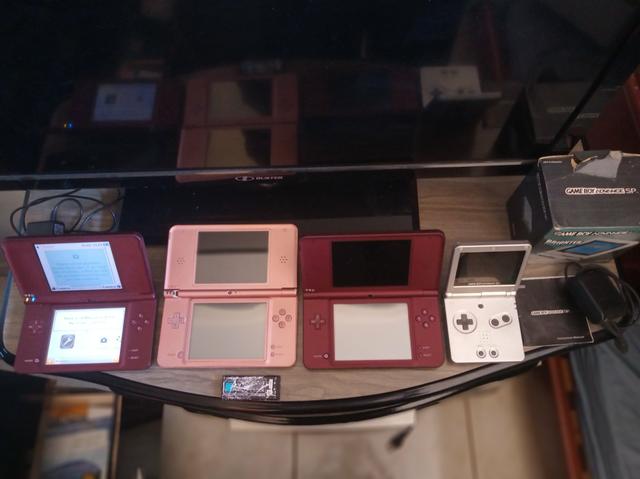 Lote portáteis Nintendo, 3 DSi Xl + 1 Game Boy Advance SP