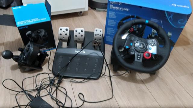 Volante logitech g29 + cambio driving force semi-novo