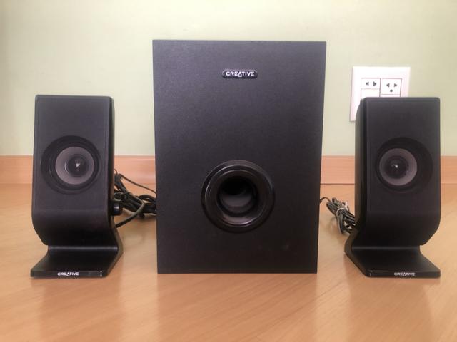 Caixa de som com subwoofer