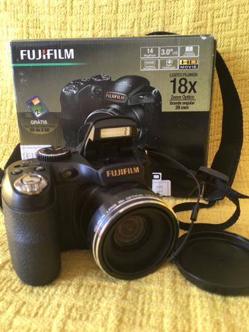 Câmera FujiFilm Semi-Profissional SHD