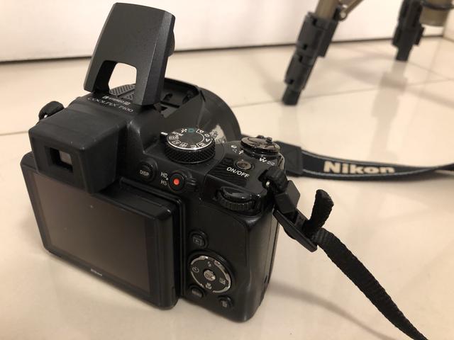 Câmera Nikon P100