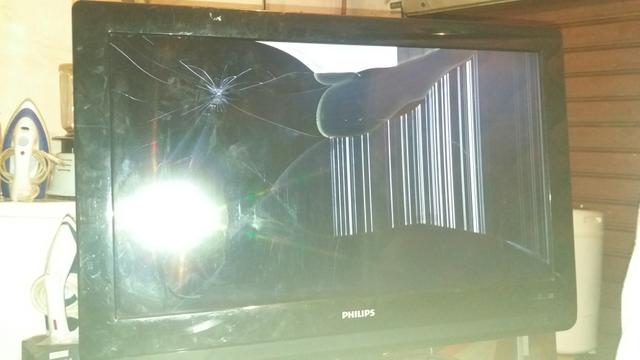 TV 32 Philips tela quebrada